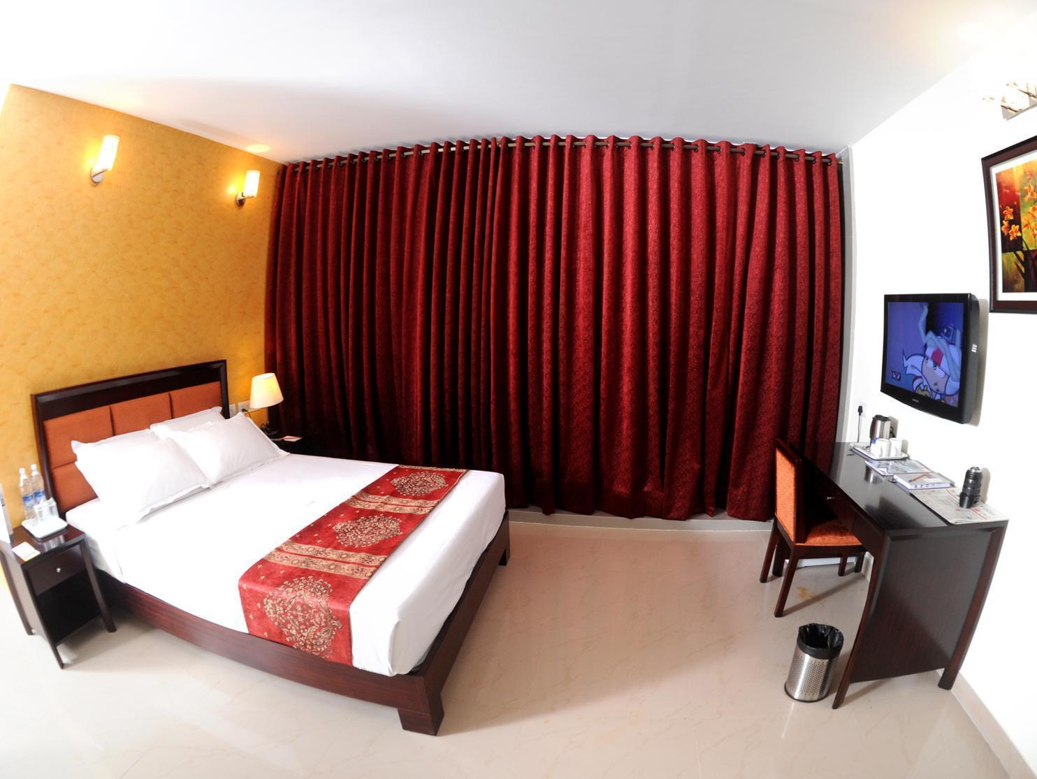 Hotel Treebo Crystal Castle Bangalore Exterior foto