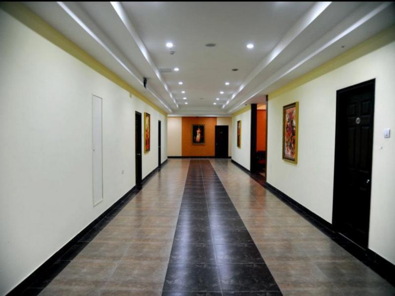 Hotel Treebo Crystal Castle Bangalore Exterior foto