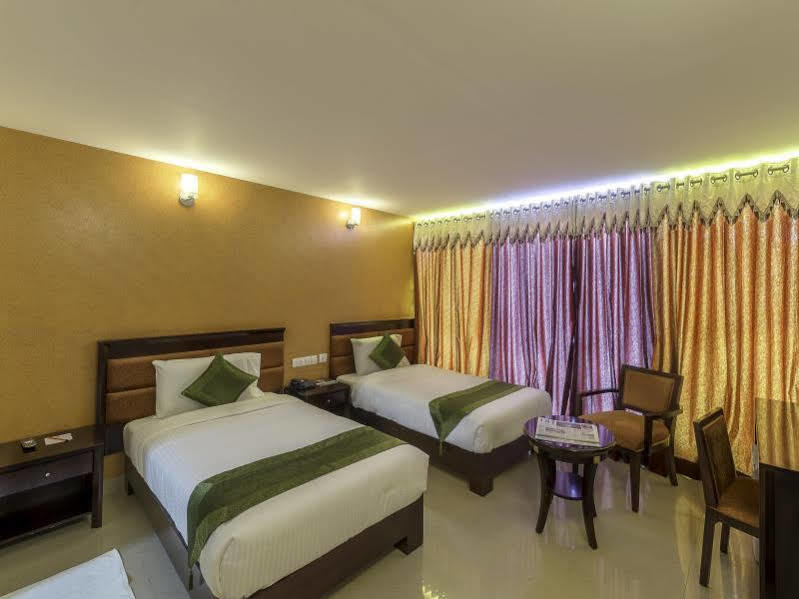Hotel Treebo Crystal Castle Bangalore Exterior foto