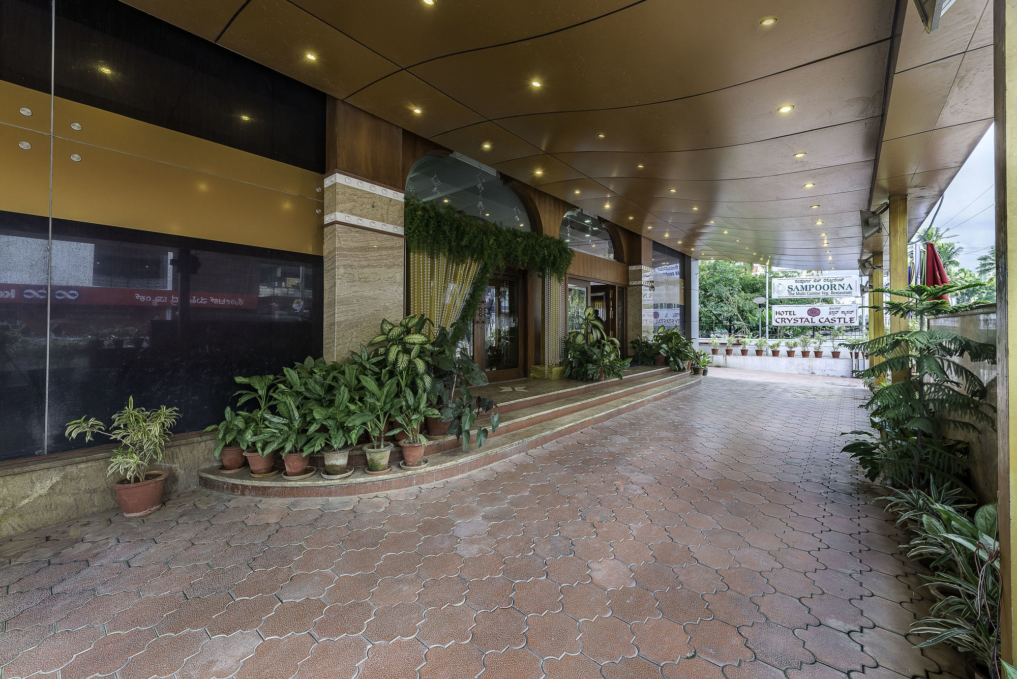 Hotel Treebo Crystal Castle Bangalore Exterior foto